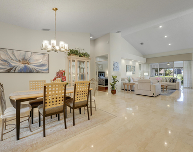 7136 Ashford Lane - Photo Thumbnail 10