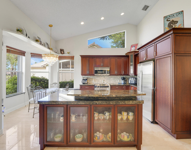 7136 Ashford Lane - Photo Thumbnail 16