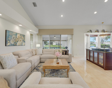 7136 Ashford Lane - Photo Thumbnail 14