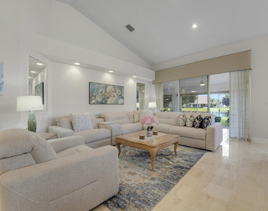 7136 Ashford Lane - Photo Thumbnail 13