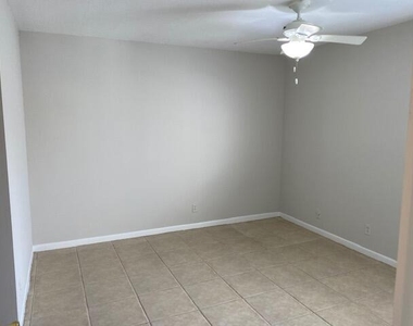 626 Nw 13th Street - Photo Thumbnail 4