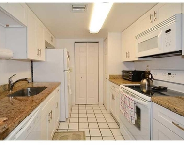 9901 Westview Drive - Photo Thumbnail 2