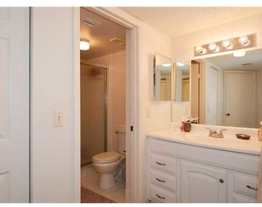 9901 Westview Drive - Photo Thumbnail 7