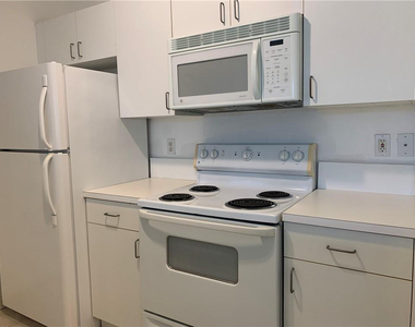 630 S Sapodilla Avenue - Photo Thumbnail 2