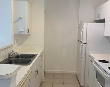 630 S Sapodilla Avenue - Photo Thumbnail 3