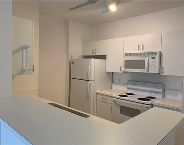 630 S Sapodilla Avenue - Photo Thumbnail 1
