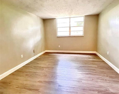 7000 Nw 17th Street - Photo Thumbnail 7