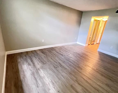 7000 Nw 17th Street - Photo Thumbnail 12