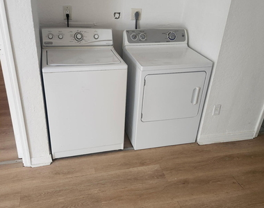 1669 W 27th Street - Photo Thumbnail 4