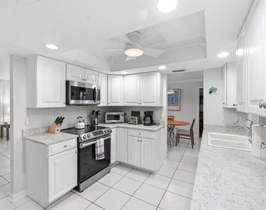 6372 Sleepy Willow Way - Photo Thumbnail 10