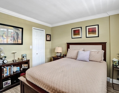 106 Royal Park Drive - Photo Thumbnail 15