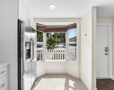 2503 Ne 15th Street - Photo Thumbnail 6