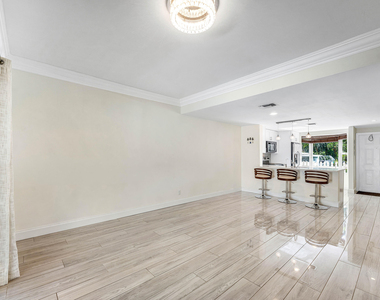 2503 Ne 15th Street - Photo Thumbnail 13