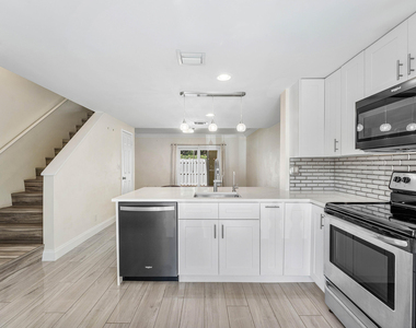 2503 Ne 15th Street - Photo Thumbnail 7