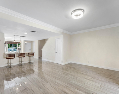 2503 Ne 15th Street - Photo Thumbnail 12