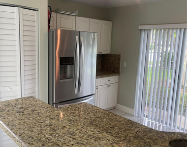 1810 Sw 114th Terrace - Photo Thumbnail 5