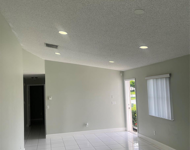 1810 Sw 114th Terrace - Photo Thumbnail 7