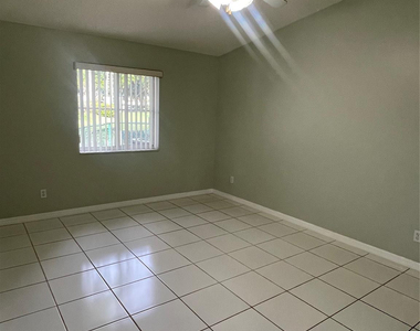 1810 Sw 114th Terrace - Photo Thumbnail 9