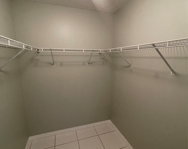 1810 Sw 114th Terrace - Photo Thumbnail 11