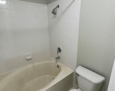 1810 Sw 114th Terrace - Photo Thumbnail 13