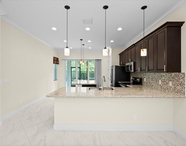 11147 Sw Visconti Way - Photo Thumbnail 6