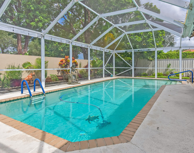 348 Eagleton Golf Drive - Photo Thumbnail 11