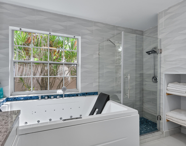 348 Eagleton Golf Drive - Photo Thumbnail 14