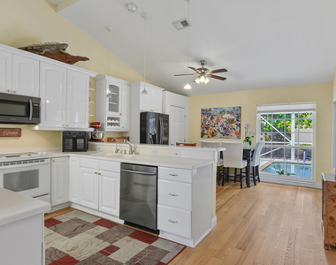348 Eagleton Golf Drive - Photo Thumbnail 5
