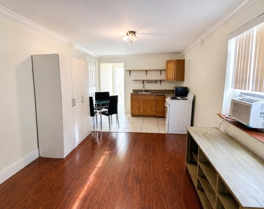 2438 Thomas Street - Photo Thumbnail 1