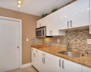 305 N Pompano Beach Boulevard - Photo Thumbnail 21