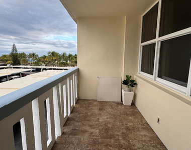 305 N Pompano Beach Boulevard - Photo Thumbnail 5