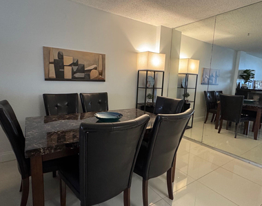 305 N Pompano Beach Boulevard - Photo Thumbnail 3