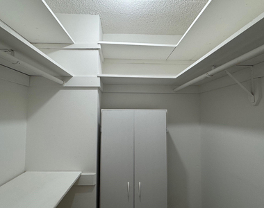 305 N Pompano Beach Boulevard - Photo Thumbnail 8