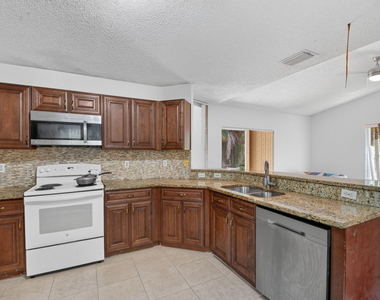 8332 Bermuda Sound Way - Photo Thumbnail 13