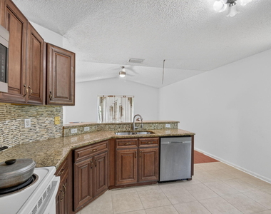 8332 Bermuda Sound Way - Photo Thumbnail 14