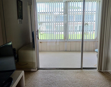 7505 Nw 5th Court - Photo Thumbnail 7