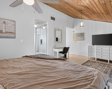 164 Old Meadow Way - Photo Thumbnail 17