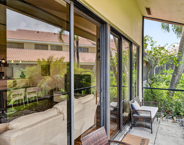 222 Old Meadow Way - Photo Thumbnail 9