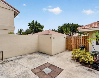 222 Old Meadow Way - Photo Thumbnail 4