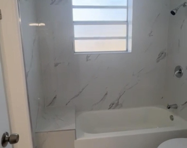 517 Nw 16th Avenue - Photo Thumbnail 15