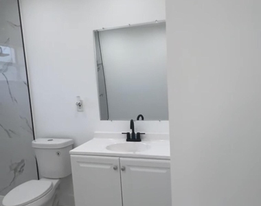 517 Nw 16th Avenue - Photo Thumbnail 5