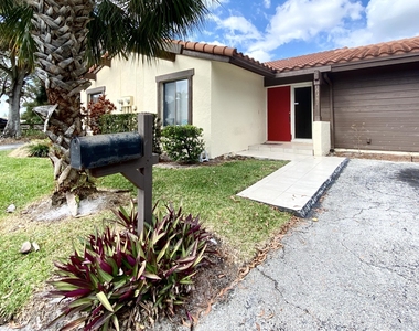 6287 Scotch Pine Lane - Photo Thumbnail 18