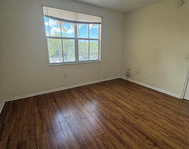 4404 Sw 160th Avenue - Photo Thumbnail 10