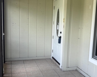 1641 Se Clearmont Street - Photo Thumbnail 6