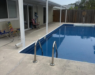 1641 Se Clearmont Street - Photo Thumbnail 12