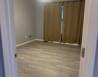 1641 Se Clearmont Street - Photo Thumbnail 4