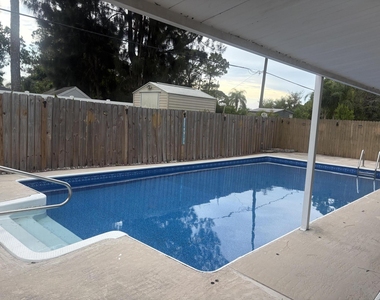 1641 Se Clearmont Street - Photo Thumbnail 11