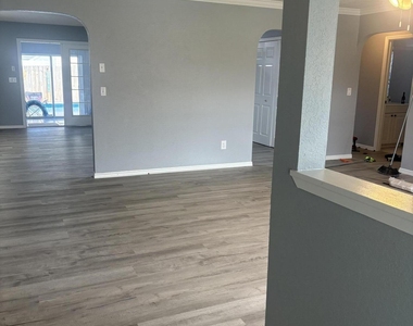 1641 Se Clearmont Street - Photo Thumbnail 7