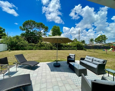 1348 Se Bayharbor Street - Photo Thumbnail 17