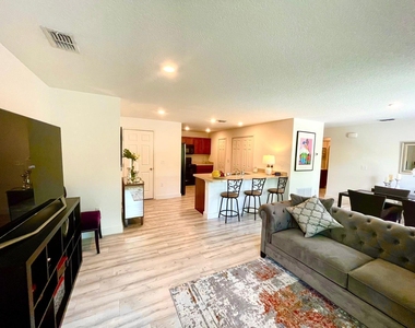 1348 Se Bayharbor Street - Photo Thumbnail 10